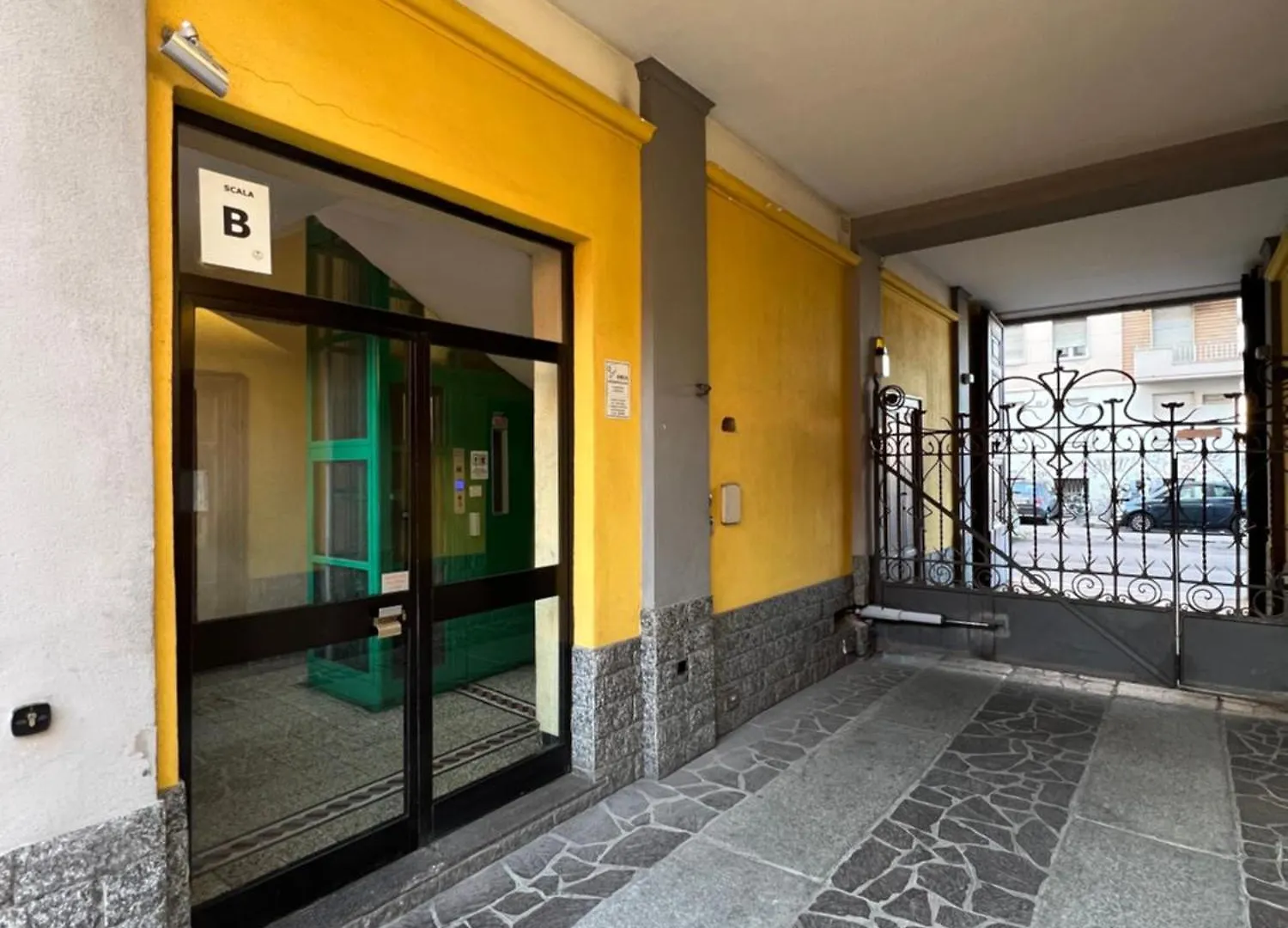 Daeiouz Residences I Milan 0*,  Italy