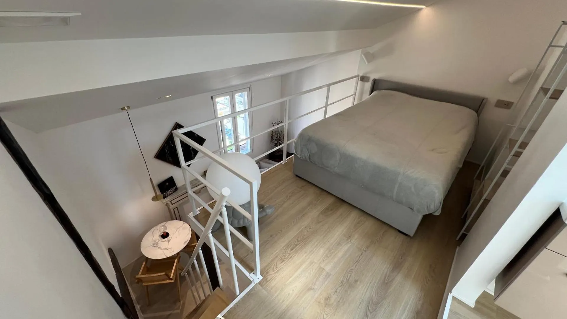 Daeiouz Residences I Milan 0*,